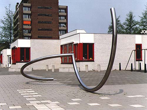 Dordrecht (dordt) Holland - sculptures (site specific and public sculpture) in cities in Europe and America by Lucien den Arend - his site specific sculptures ordered by the city of Dordrecht (dordt)