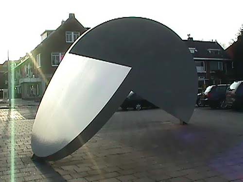 Zwijndrecht Holland - sculptures (site specific and public sculpture) in cities in Europe and America by Lucien den Arend - Walburg Project - discoid form - Gemini Tango - Volgerlanden