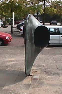 Zwijndrecht Holland and the sculpture of Lucien den Arend - Walburg Project - discoid form - Gemini Tango - Volgerlanden