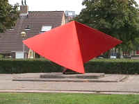 Zwijndrecht Holland public sculpture and the site specific sculptures by Lucien den Arend - Walburg Project - discoid form - Gemini Tango - Volgerlanden