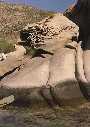 ART in GREECE - workshops -  painting and drawing. Architecture study and photography on the Greek island of Paros.
