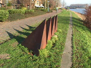 bpteeuwendejong03.jpg (89021 bytes)
