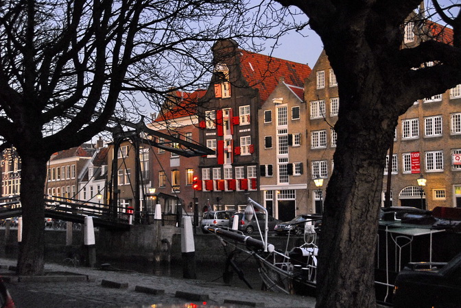 omgeving rivier in Dordrecht | De uitzichten vanuit het herenhuis | grachtenpand zijn wijds, historisch en landschappelijk.