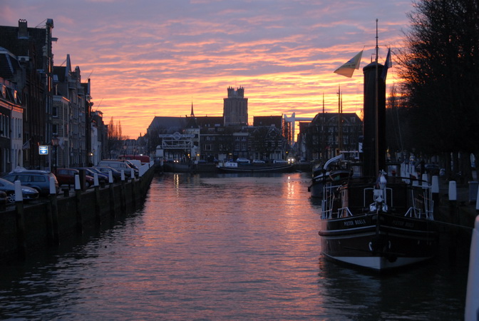 omgeving rivier in Dordrecht | De uitzichten vanuit het herenhuis | grachtenpand zijn wijds, historisch en landschappelijk.
