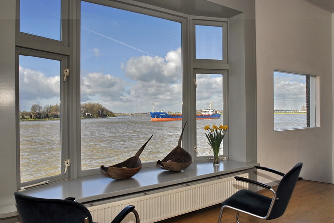 Studio / werkkamer aan de haven (Wolwevershaven te Dordrecht) met het mooiste uitzicht van Nederland.