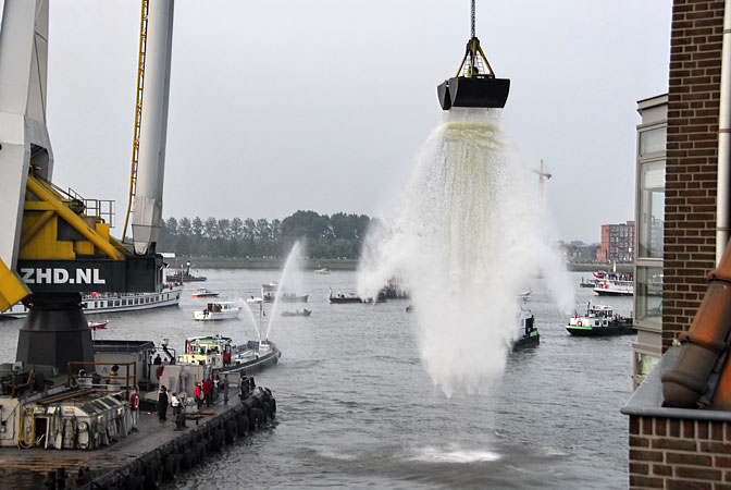 Dordt in Stoom, en het uitzicht vanuit de erker | De uitzichten vanuit het herenhuis | grachtenpand zijn wijds, historisch en landschappelijk tegelijkertijd.