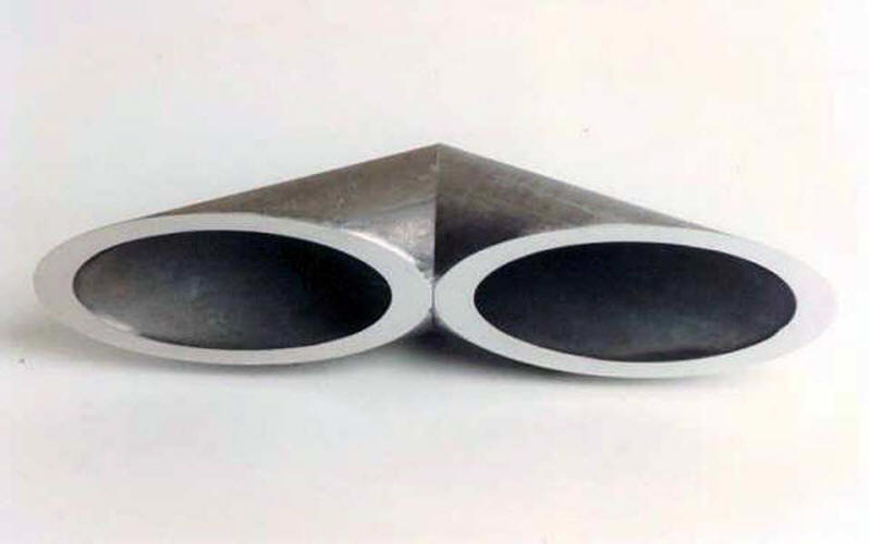 Roland de Jong Orlando - "To be" --ten steel sculpture.