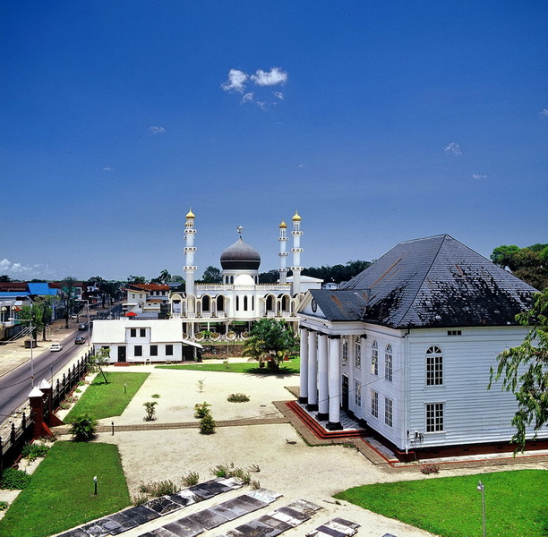 Surinam - photographs by Marco de Nood - photographer.